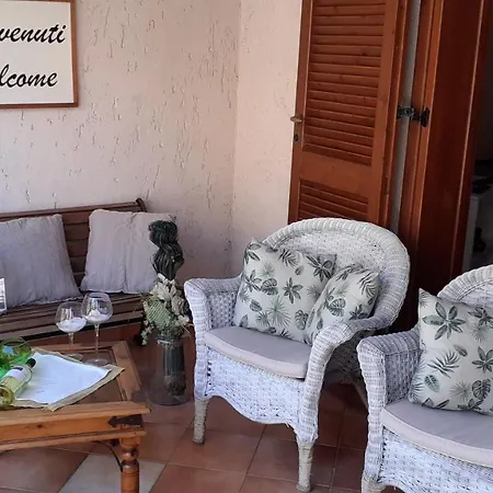 La Tartaruga Spiaggiata - Bilocale A Pochi Metri Dalla アパート カステルサルド